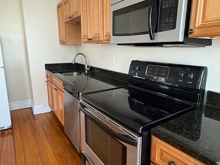 39 Gooding St #2 — Photo 2