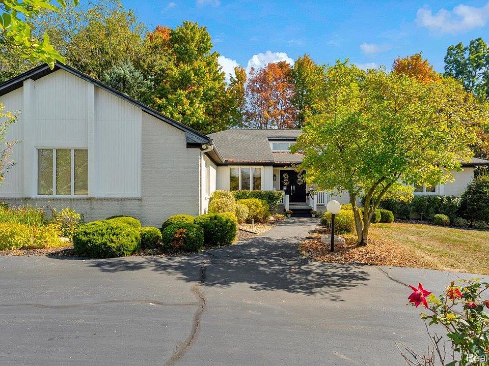 1st image of 6983 Brookeshire Dr