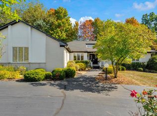 6983 Brookeshire Dr, West Bloomfield, MI