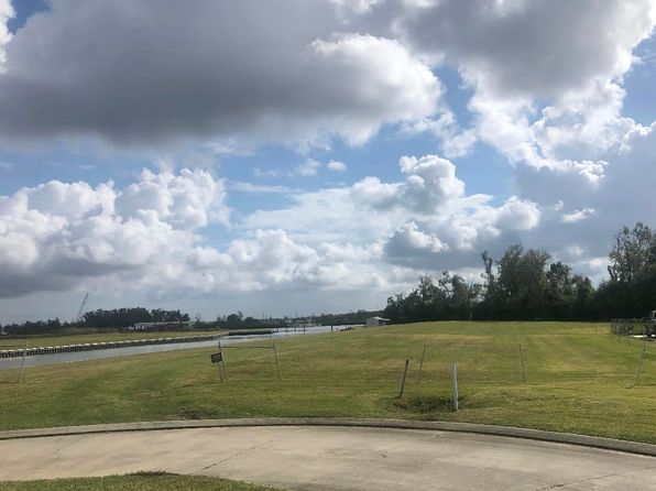 1789 Sandy Beach Rd, Houma, LA 70360