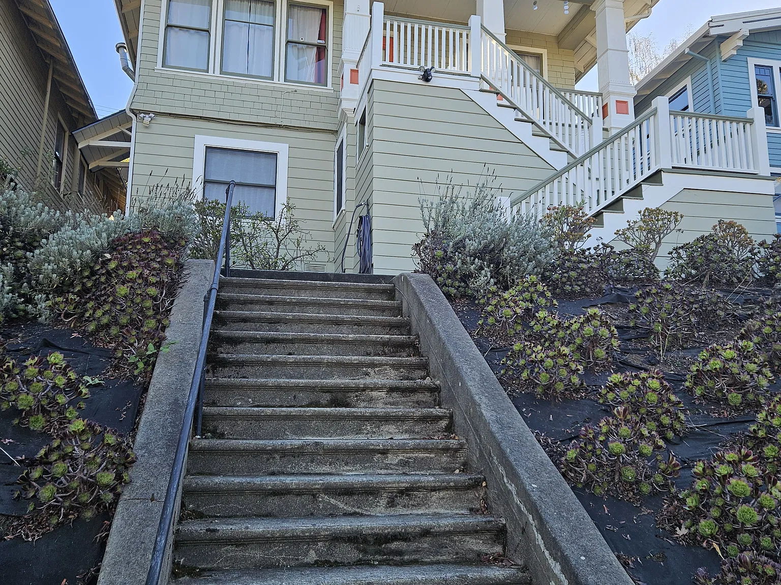 3 bed, 968 sqft, $2,500 — Photo 2