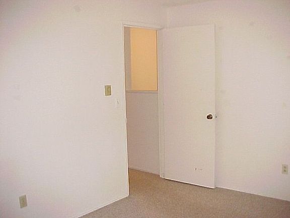 4th image of 4154 Kimberly Way APT D