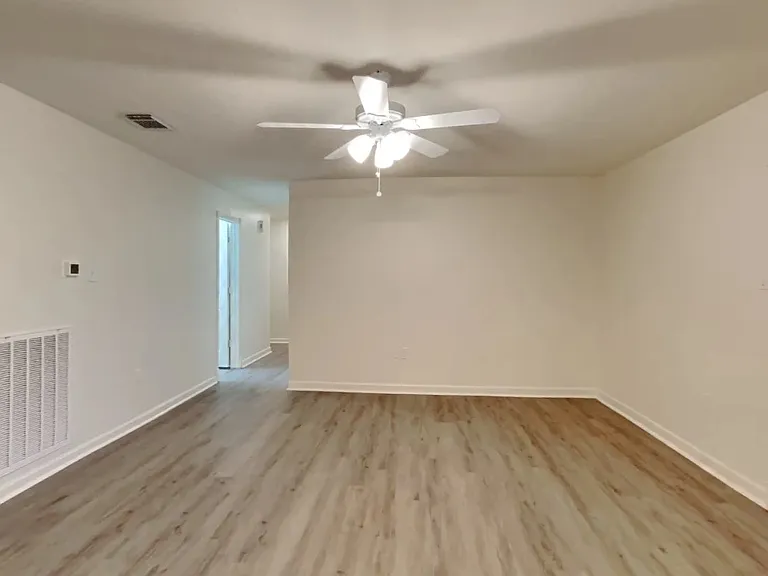 10523 Mills Walk Dr — Photo 4