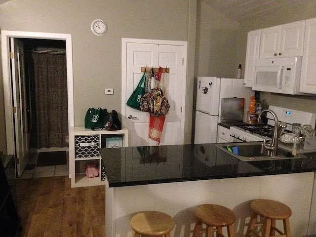 Studio, 425 sqft, $2,300 — Photo 2