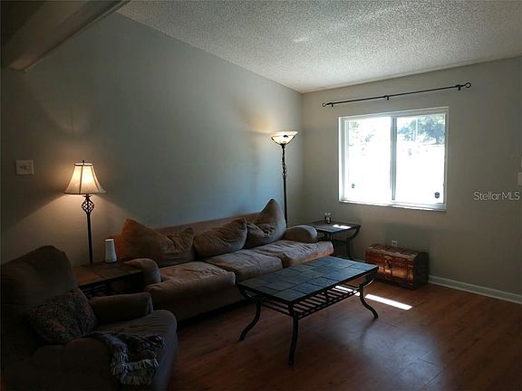 3rd image of 301 Tranquille Oaks Dr
