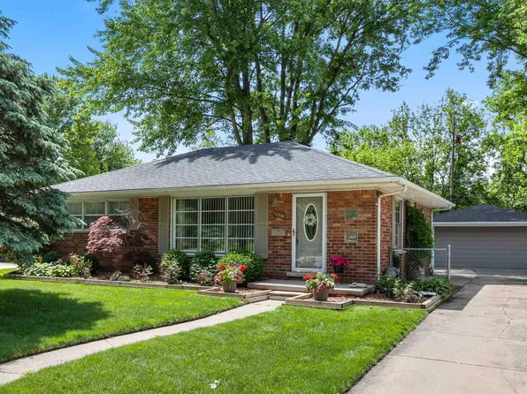 705 Harrington St, Mount Clemens, MI 48043