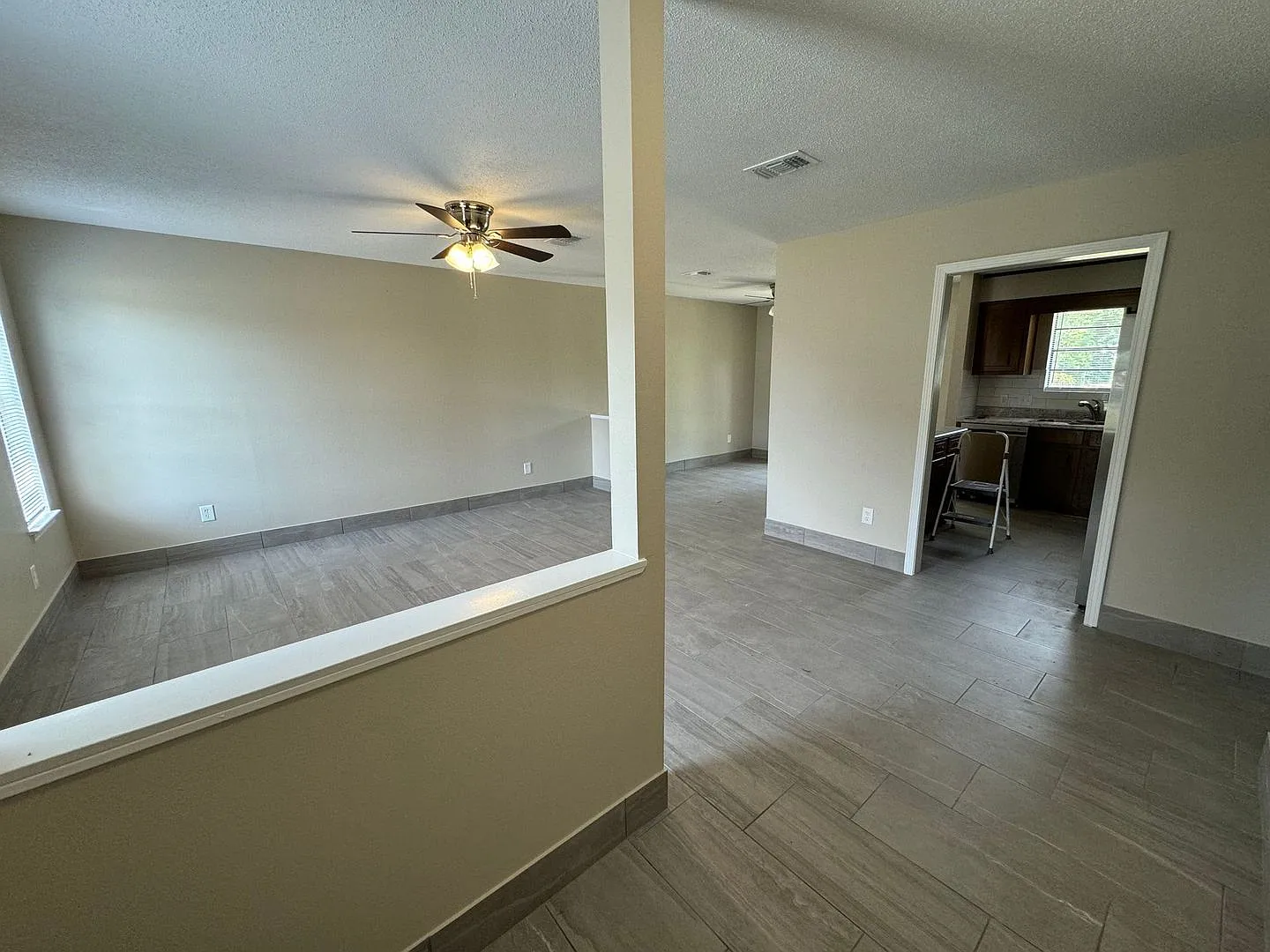 Pensacola - Carlisle - 3 Bedroom, 2 Bathroom — Photo 3