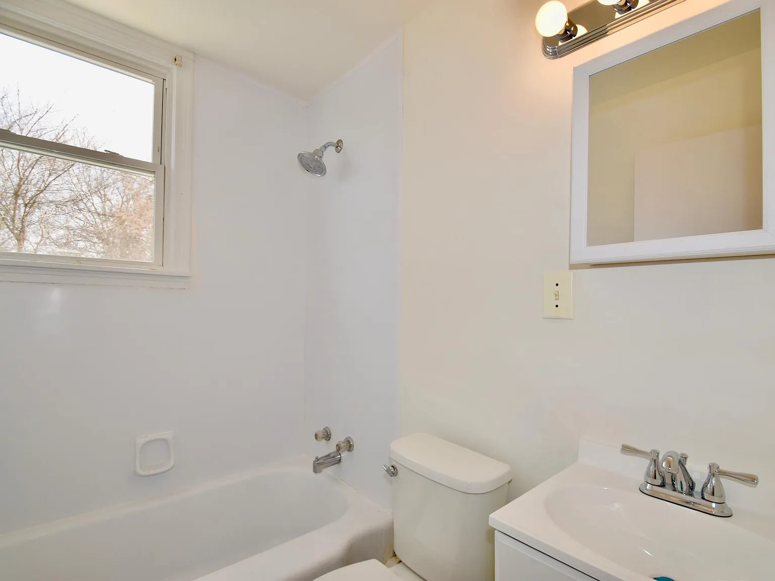 2 bed, $2,200 — Photo 4