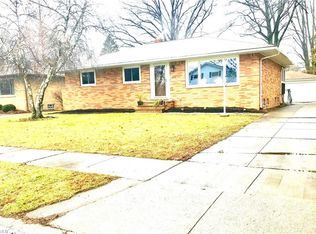 21238 Nottingham Dr, Fairview Park, OH