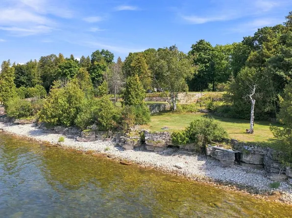 7017 Bay Shore Dr, Egg Harbor, WI 54209