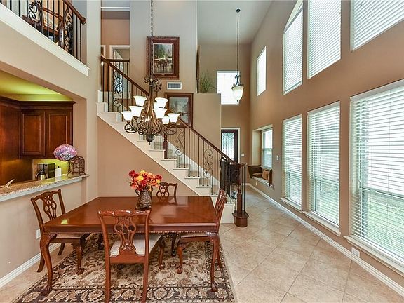 4th image of 9033 Cottonwood Village Dr