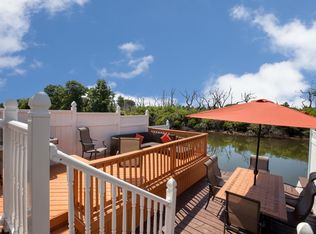 73 E Santa Barbara Rd, Lindenhurst, NY 11757