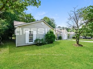 5552 Phillips Dr, Morrow, GA 30260