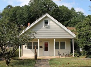 2211 S Hawthorne Rd, Winston Salem, NC 27103