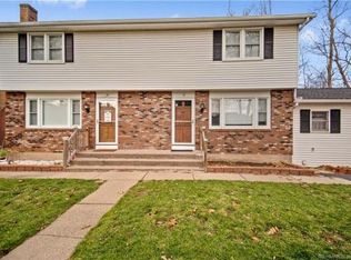 13 Overland St, Manchester, CT 06040