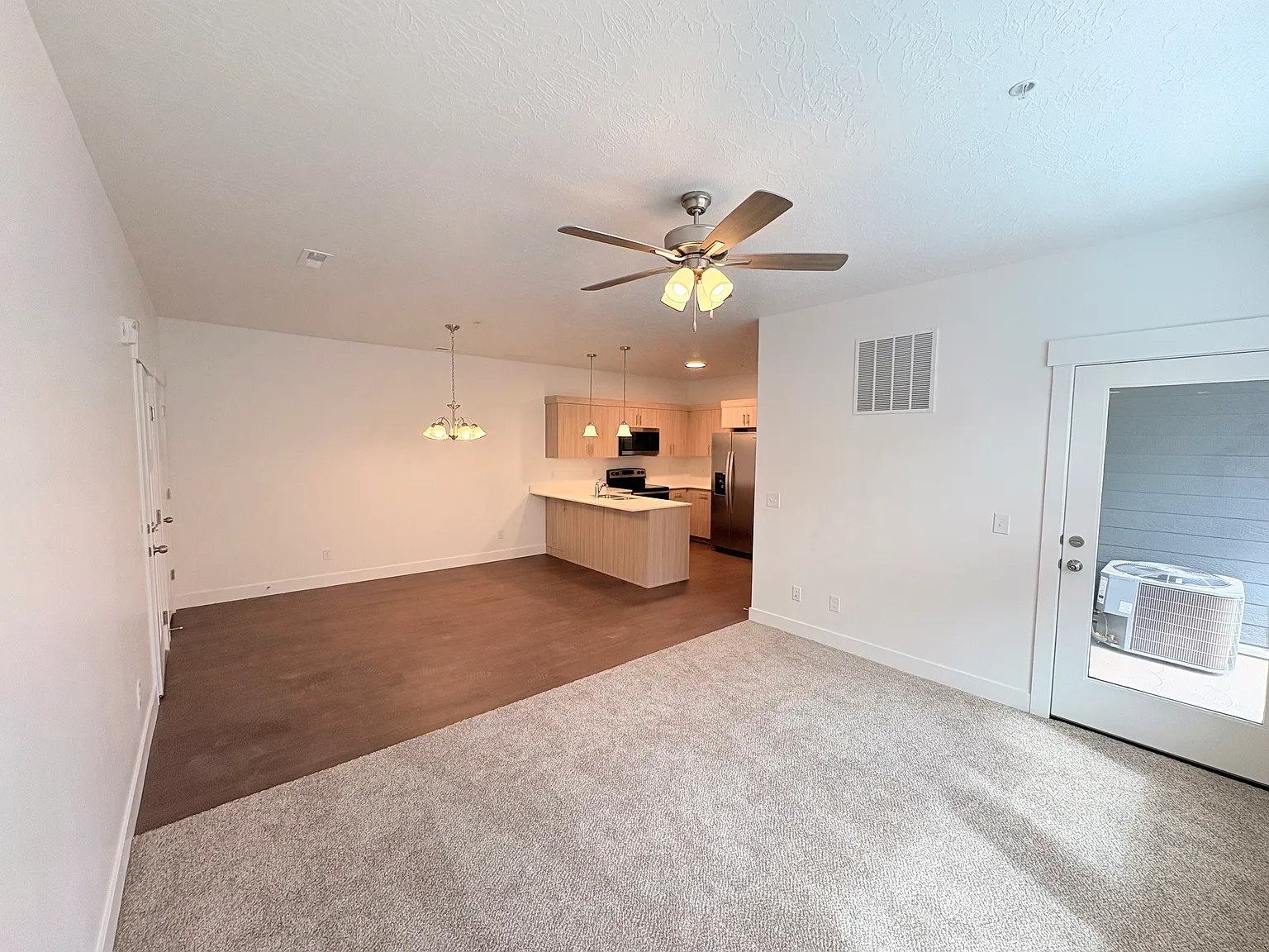 3 bed, 1272 sqft, $1,790 — Photo 4