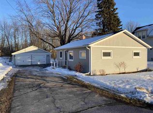 730 Riverview Dr, Green Bay, WI 54303