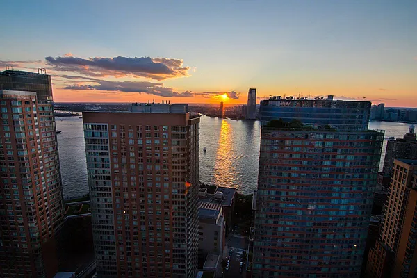 Rented by New York Residence | media 9