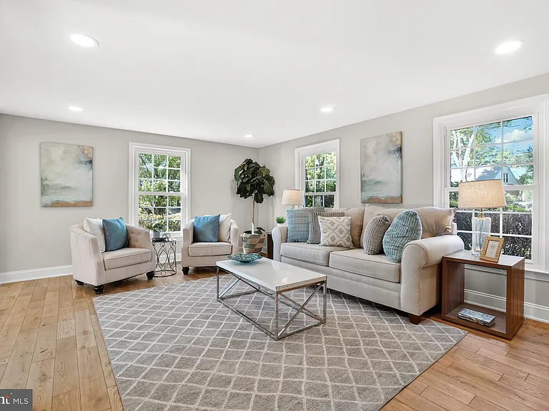 12301 Espalier Pl — Photo 8