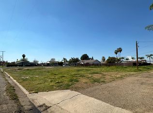 660 E St, Orange Cove, CA 93646