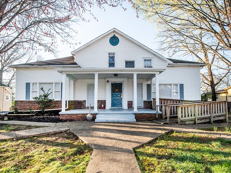 706 Chickamauga Ave — Photo 1