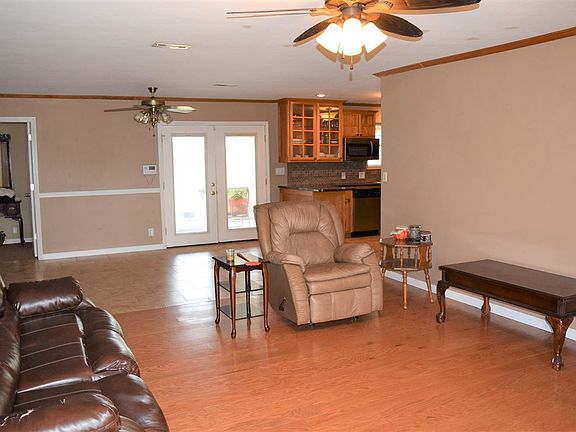 3rd image of 282 Christy Dr