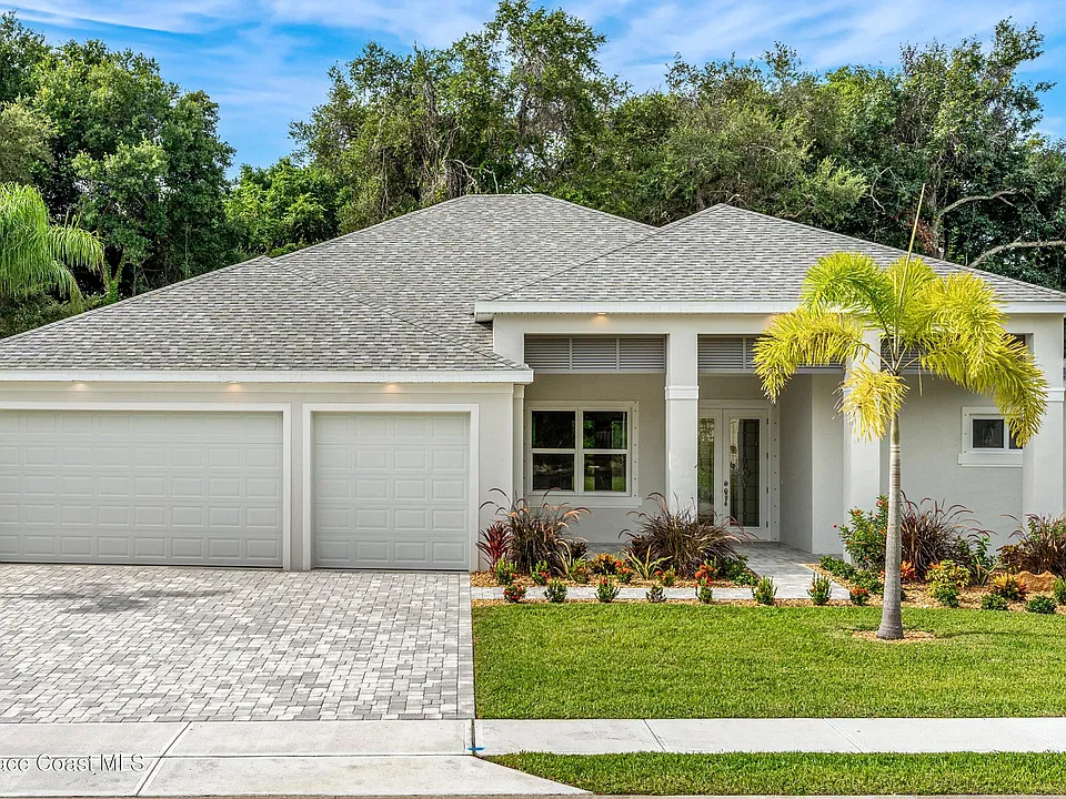 35 Loch Ness Dr