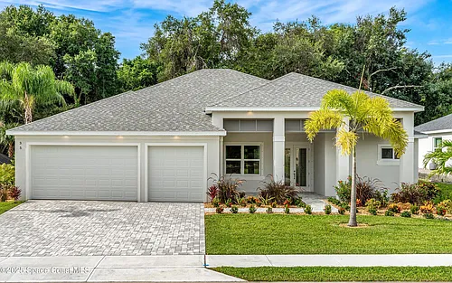 35 Loch Ness Dr Photo 1