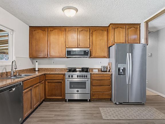4th image of 530 Bel Arbres Drive
