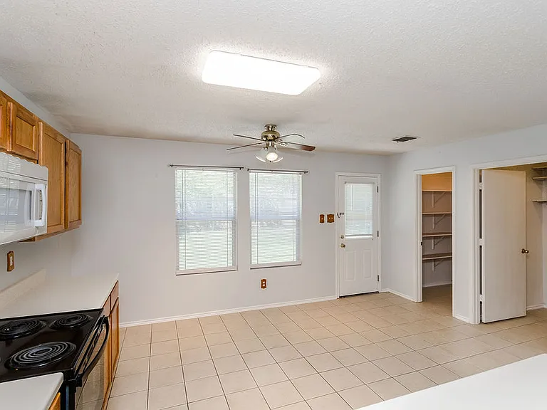 4606 Green Meadow Dr — Photo 14