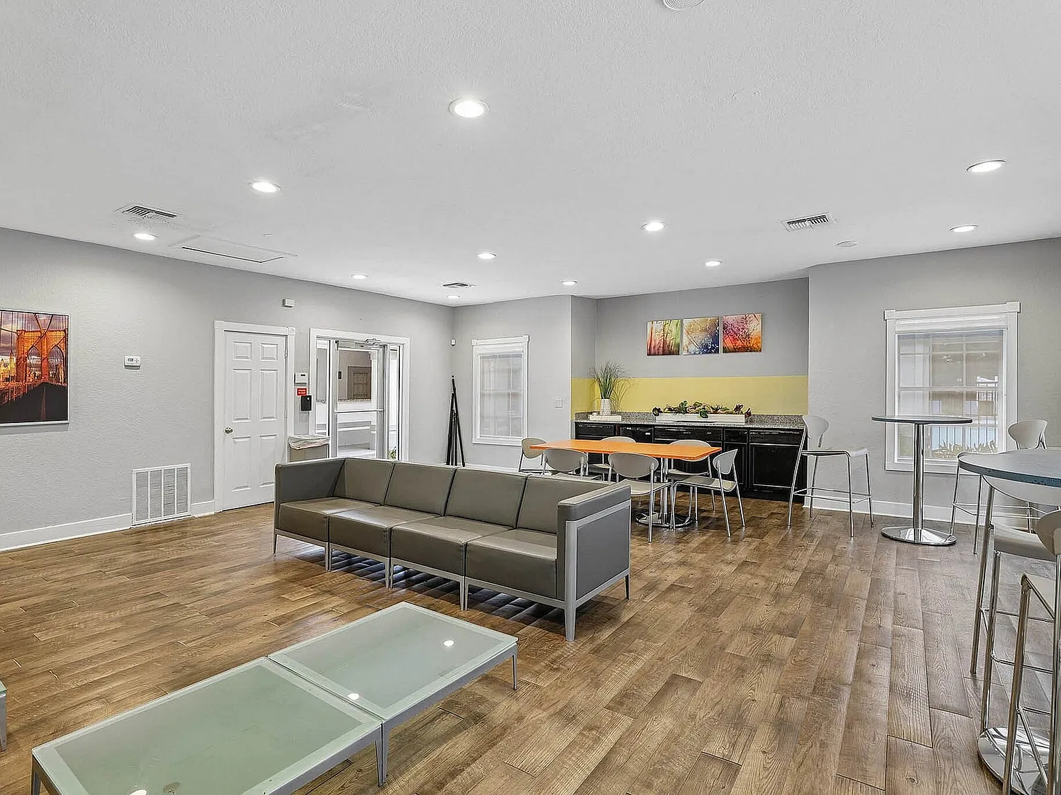 Advenir at Polos East — Photo 4