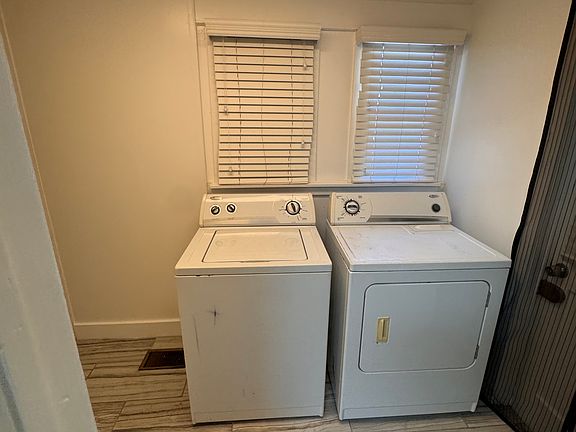 4th image of 2755 E De Soto St