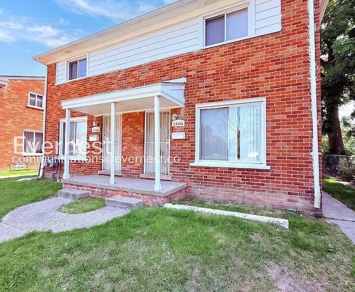 15380 Meyers Rd — Photo 1