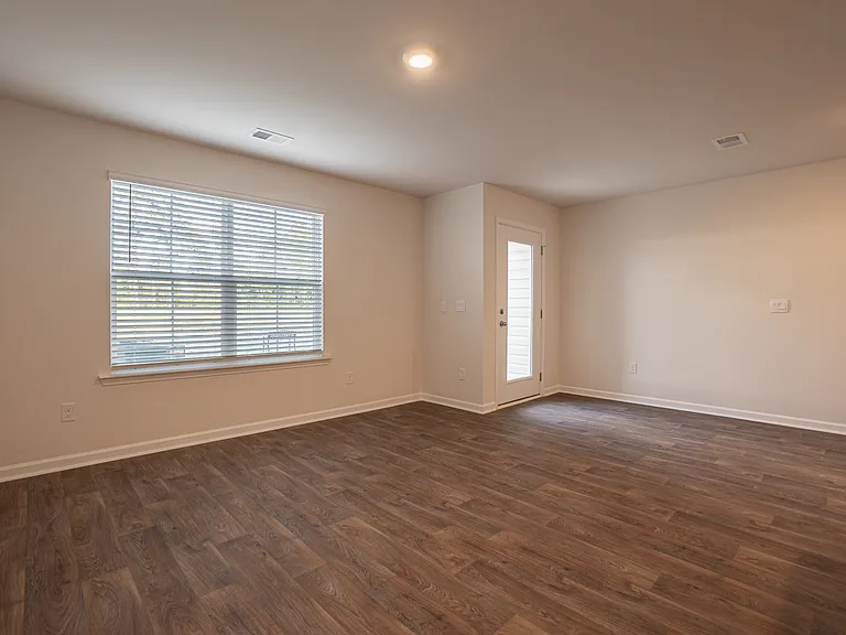 246 Wall St — Photo 26