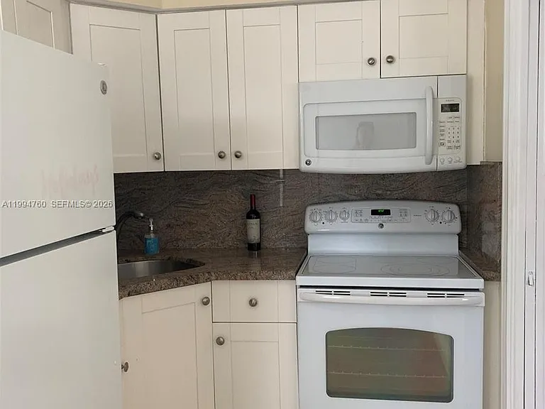 1100 Atlantic Shores Blvd #412 — Photo 5