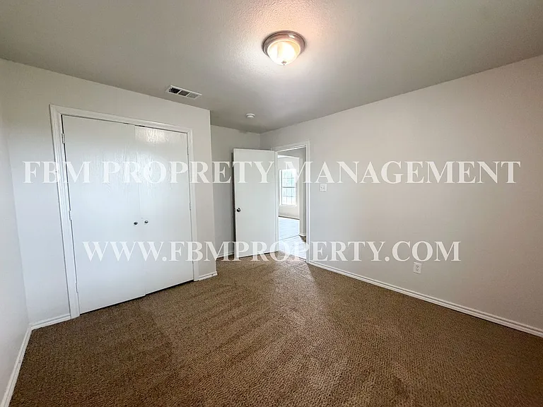 1309 N Clay St — Photo 5