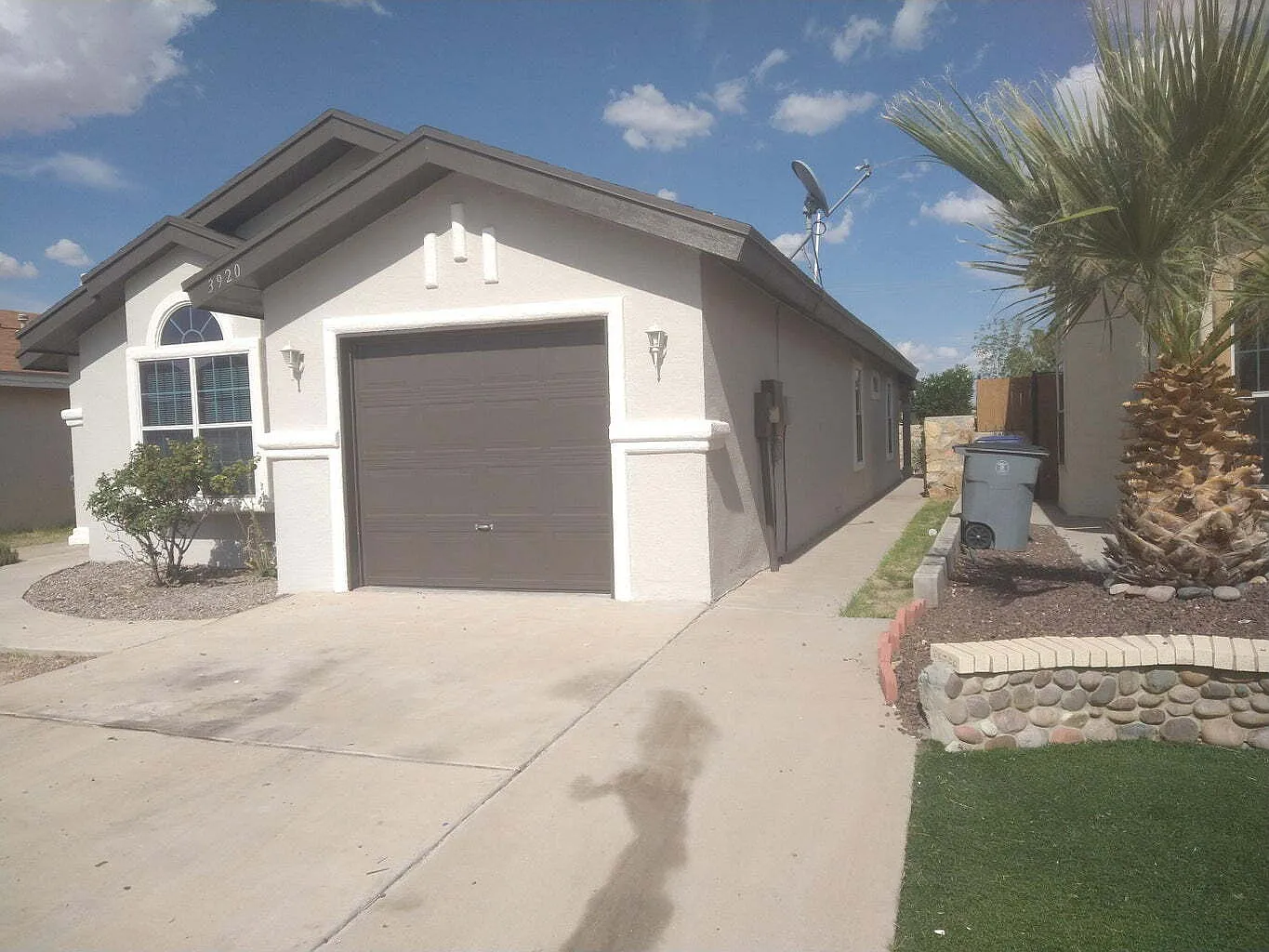 3 bed, 2.0 bath, 1357 sqft, $1,545 — Photo 3
