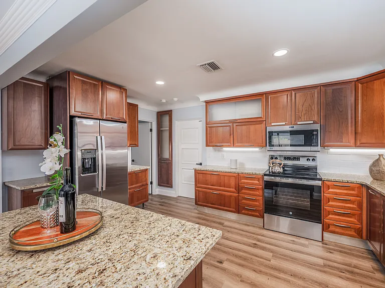 3372 Webber St — Photo 3