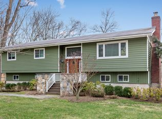 42 Hollow Oak Rd, Chappaqua, NY 10514