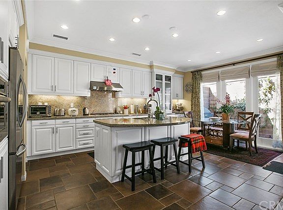 2nd image of 71 Coralwood