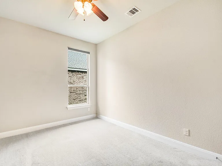 3925 Octavia Dr — Photo 15