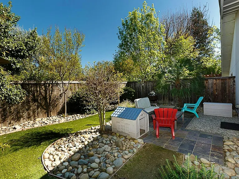 3315 Victoria Pl — Photo 5