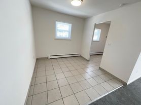 23 Oakwood Ave