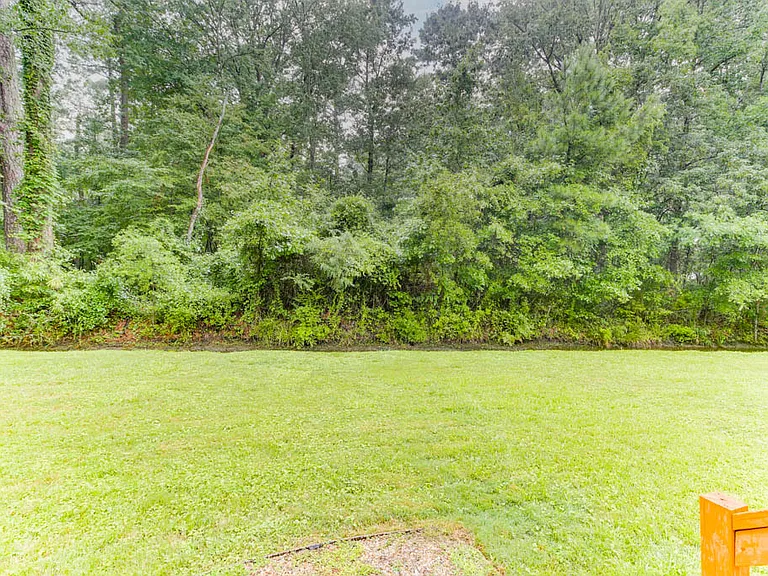 128 Mann Dr — Photo 30