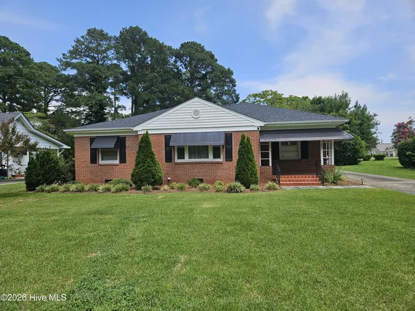 702 Stewart Avenue, Clinton, NC 28328
