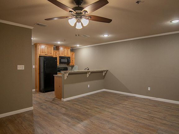 3rd image of 651 E McGregor Dr #1
