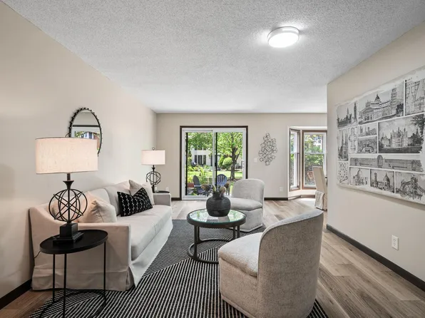 1940 Dupont Ave S, Minneapolis, MN 55403