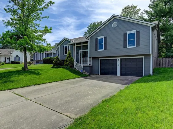 108 SE Gemstone Cir, Lees Summit, MO 64063