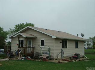 725 SE 3rd St #725, Madison, SD 57042