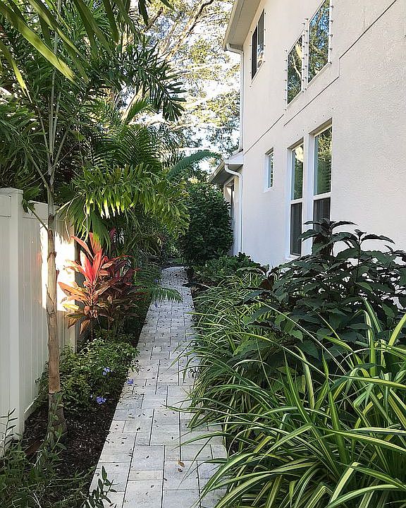 Fully landscaped side yard